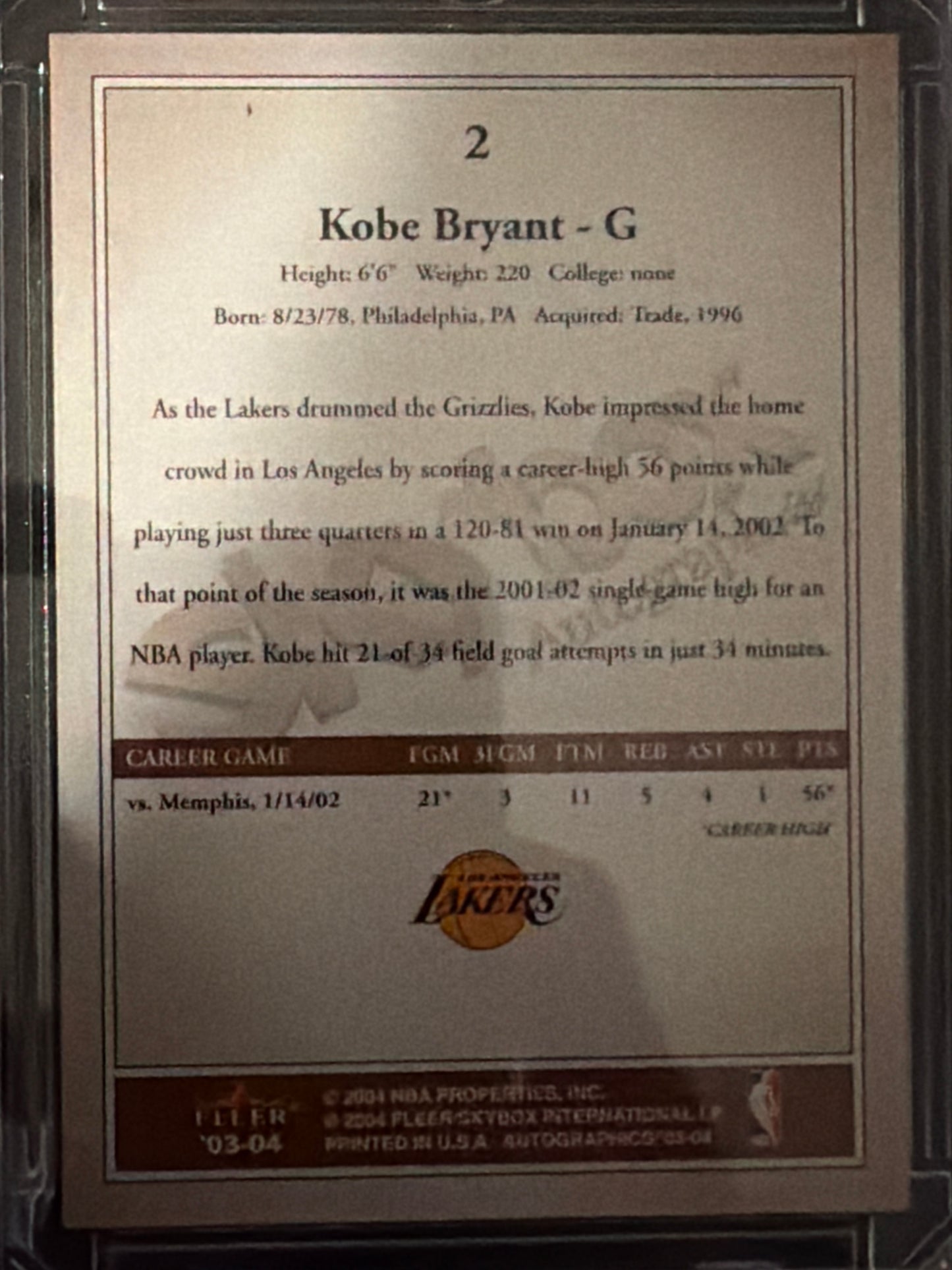 2004 Fleer SkyBox Autographics Kobe Bryant #2
