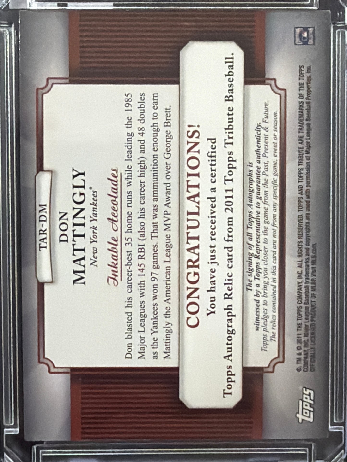 2011 Topps Tribute Don Mattingly #TAR-DM /99 Autograph Relic Game-Used Bat