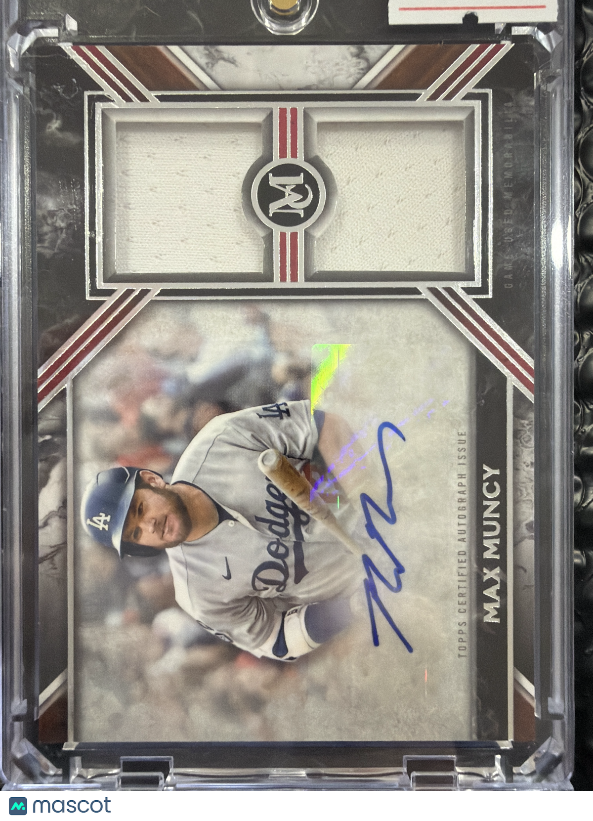 2022 Topps Max Muncy #SWDRA-MM /399 Signature Swatches Dual Relic Autograph